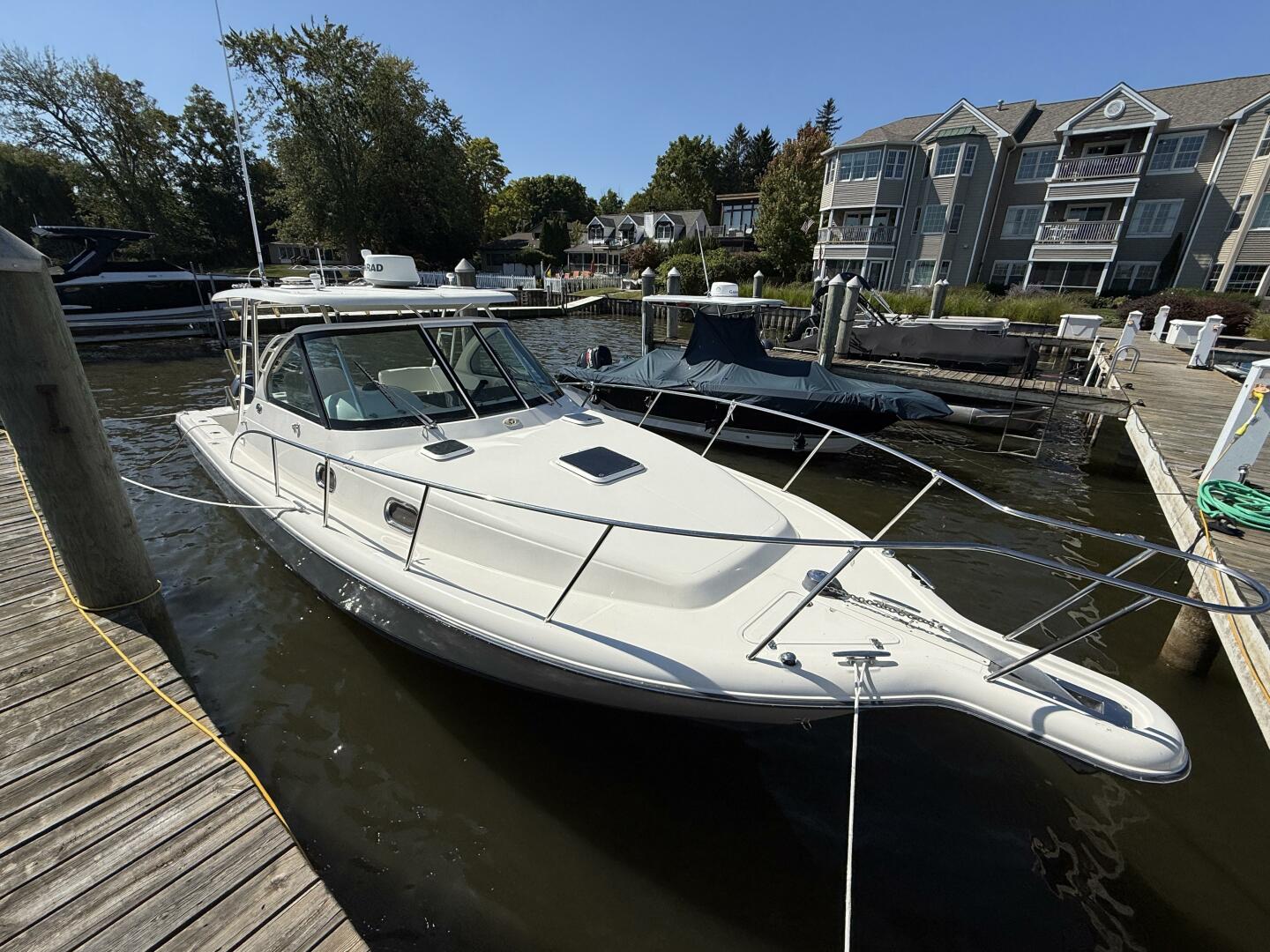 35ft Pursuit Yacht For Sale