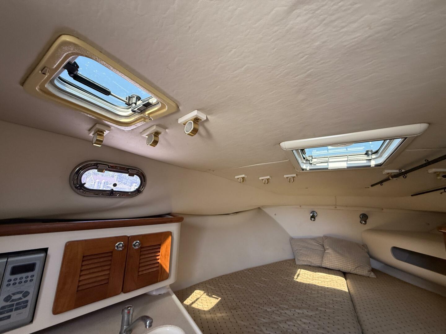 35ft Pursuit Yacht For Sale