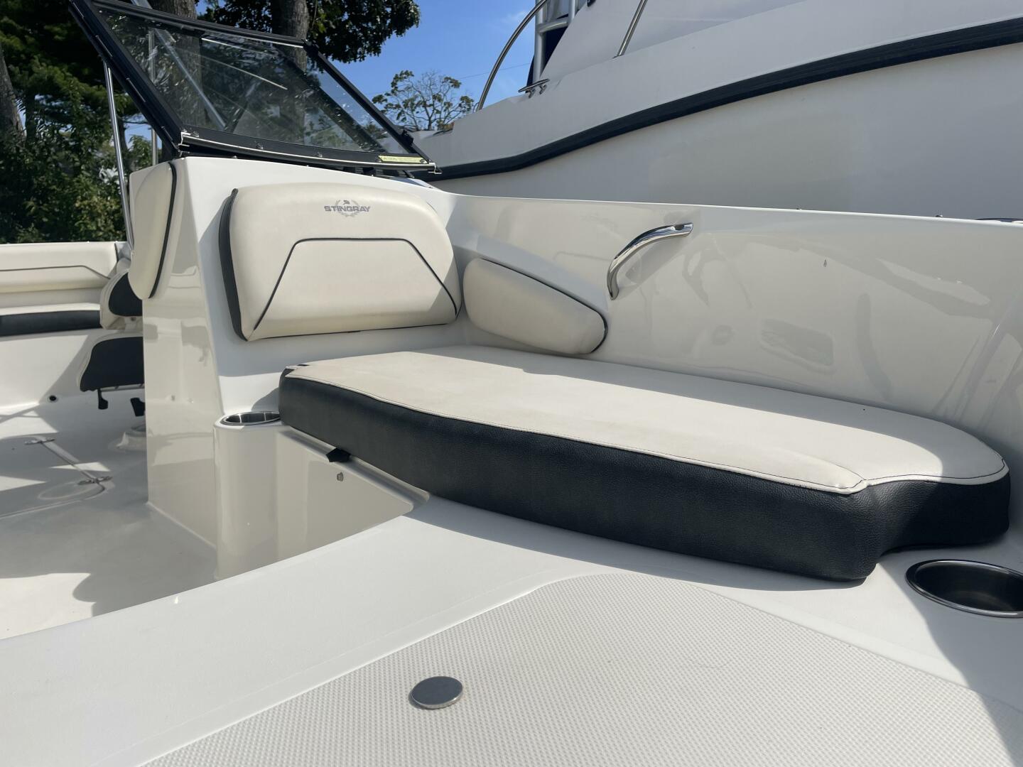 19ft Stingray Yacht For Sale
