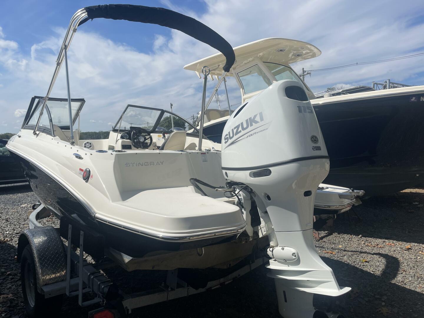 19ft Stingray Yacht For Sale