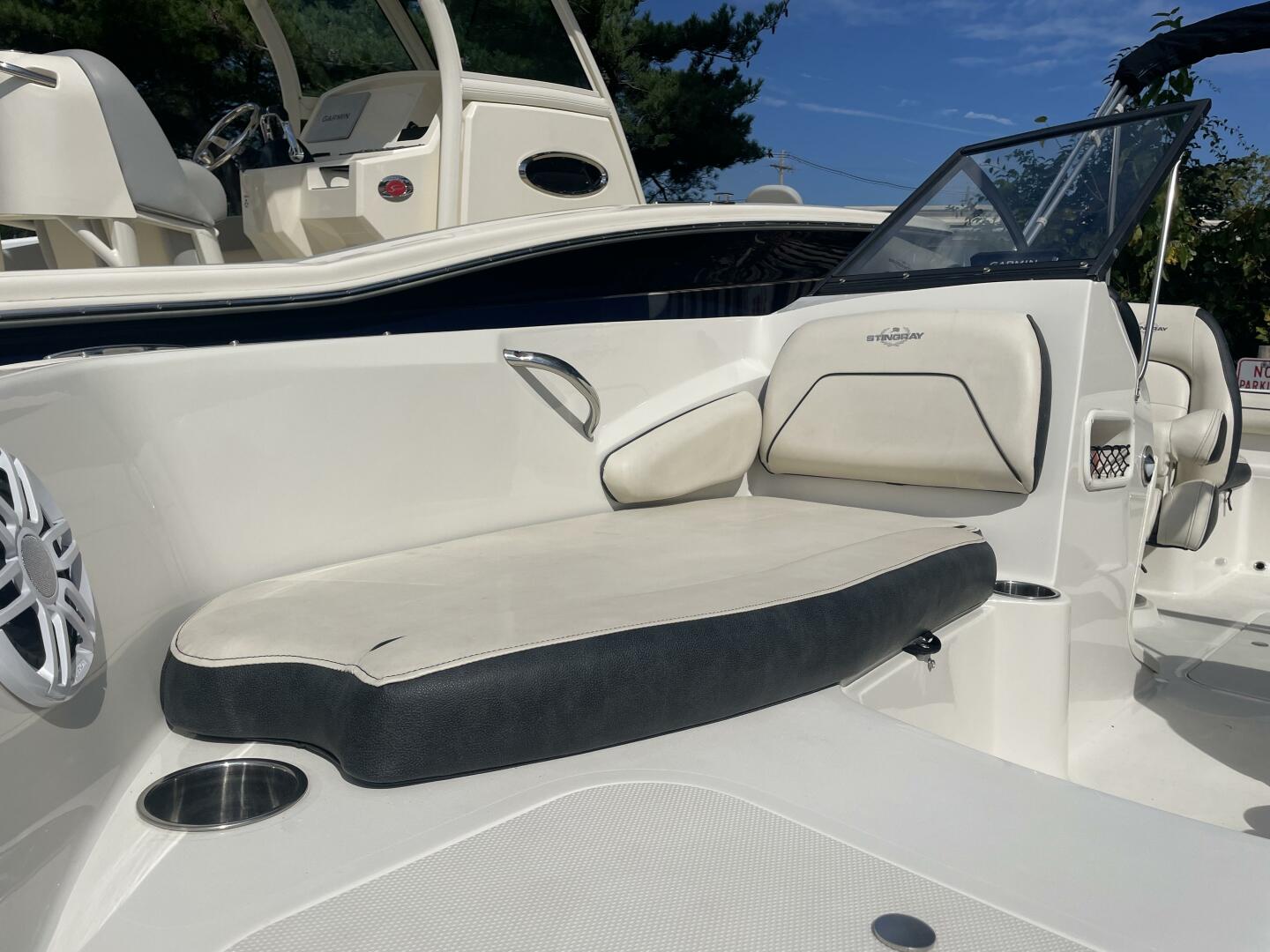 19ft Stingray Yacht For Sale
