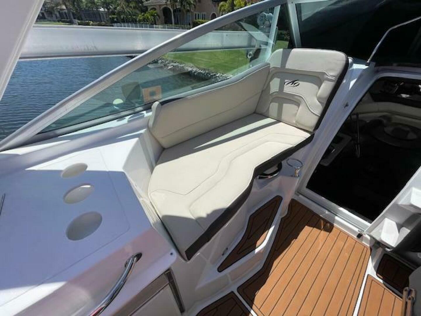 295 30ft Monterey Yacht For Sale