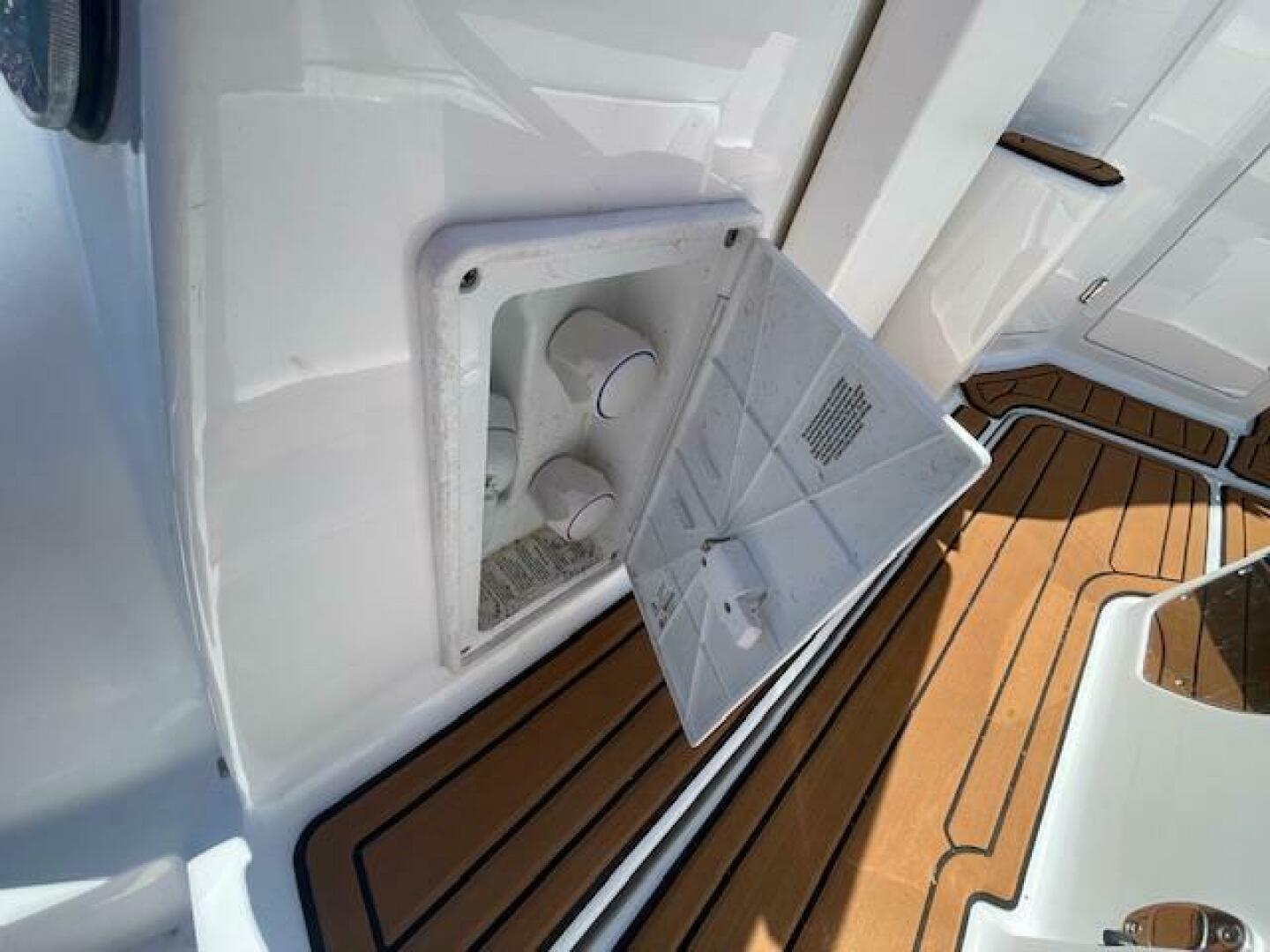 295 30ft Monterey Yacht For Sale