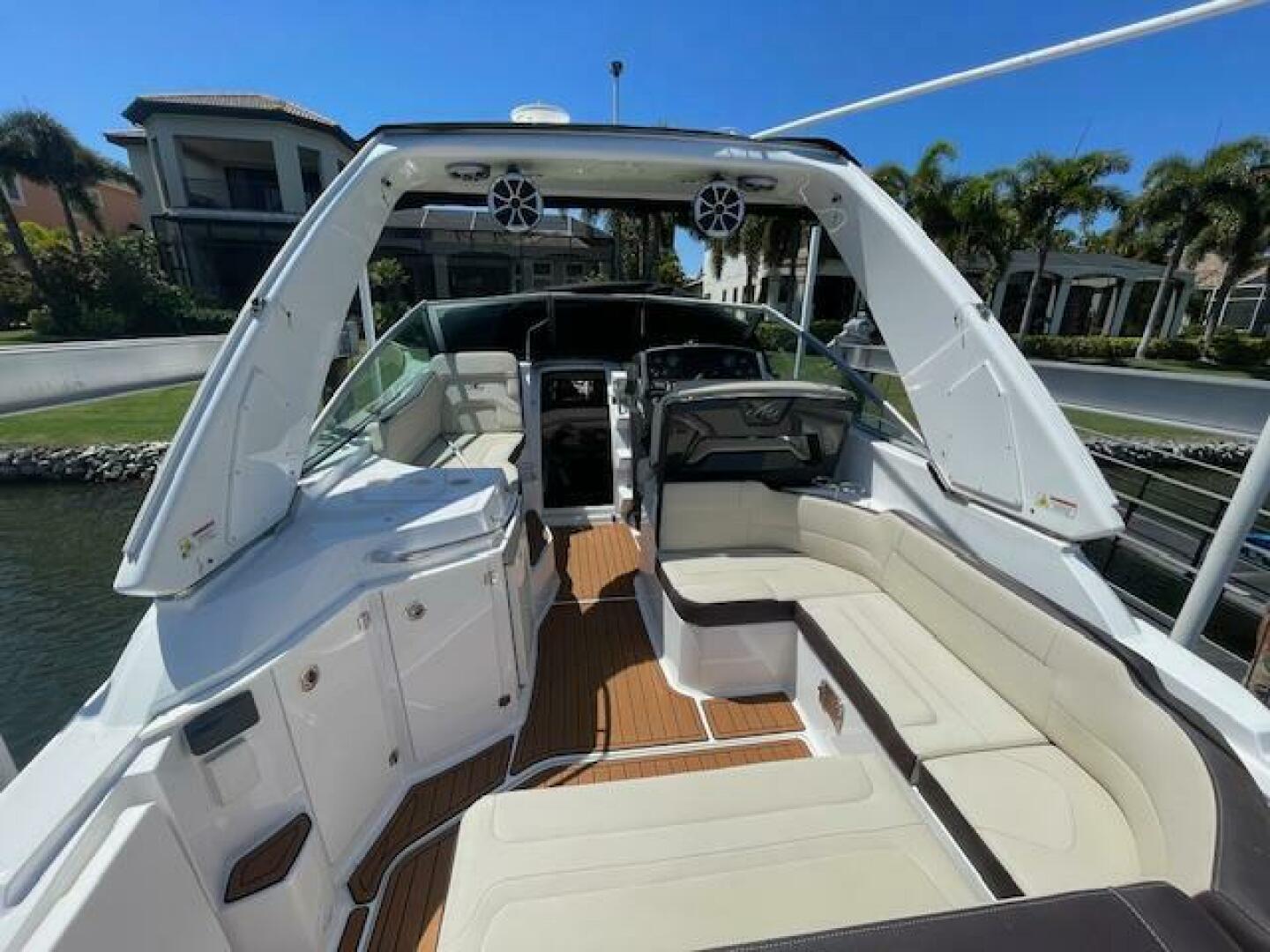 295 30ft Monterey Yacht For Sale