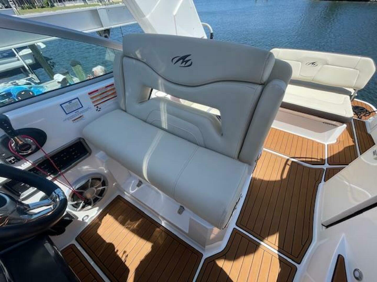 295 30ft Monterey Yacht For Sale