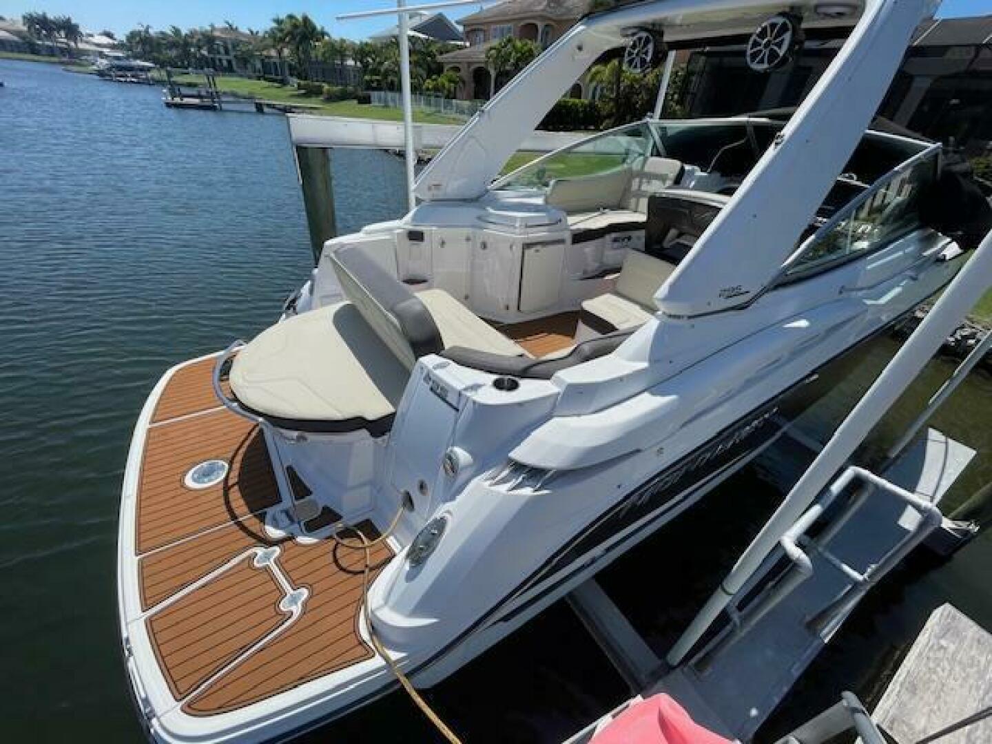 295 30ft Monterey Yacht For Sale