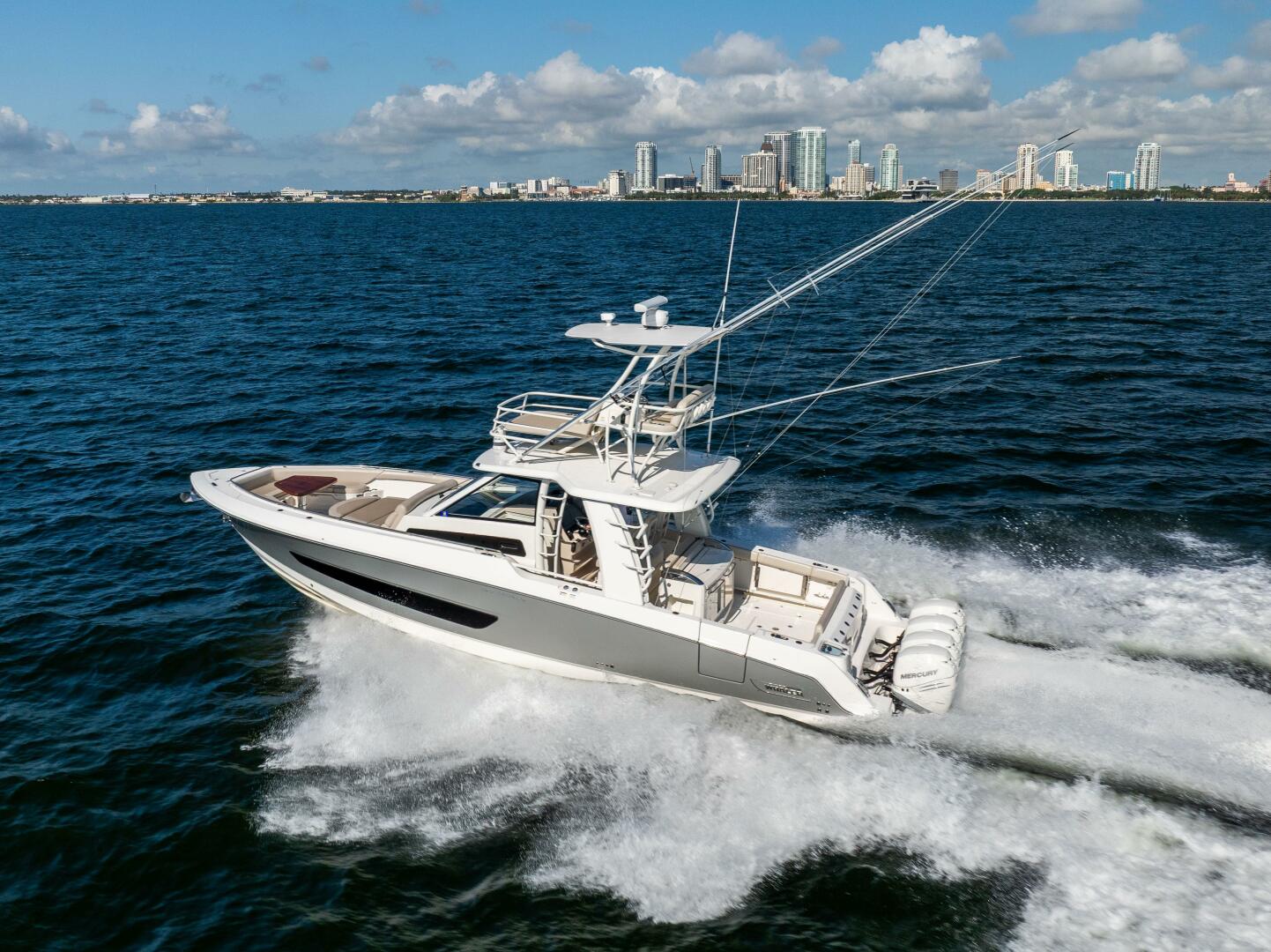 SMOKE SHOW 42ft Boston Whaler Yacht For Sale