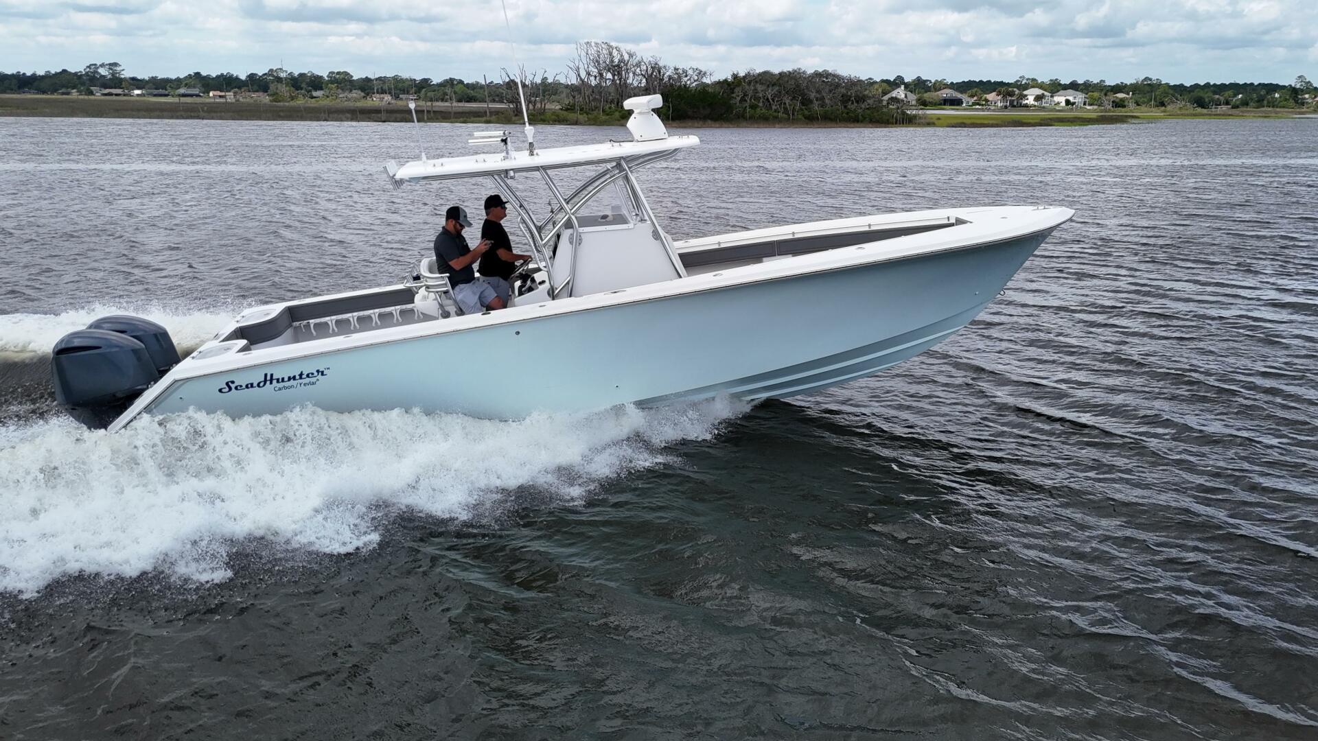 33ft SeaHunter Yacht For Sale
