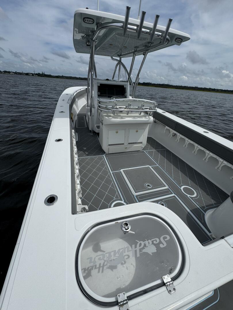 33ft SeaHunter Yacht For Sale