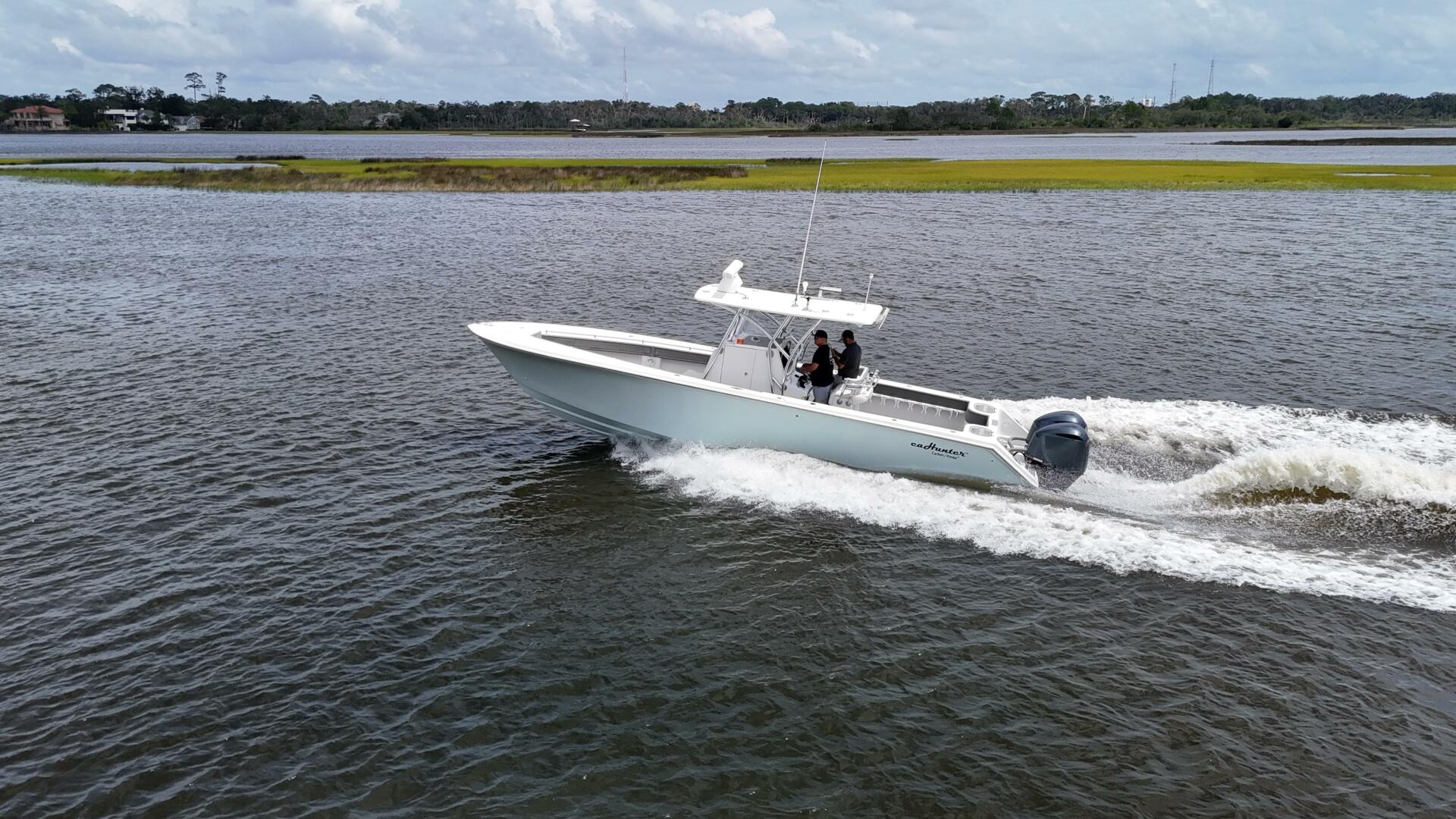 33ft SeaHunter Yacht For Sale