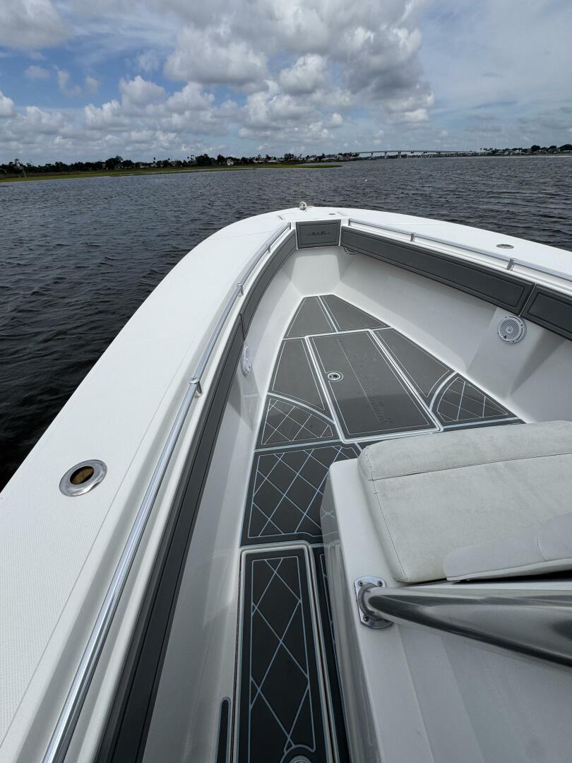 33ft SeaHunter Yacht For Sale