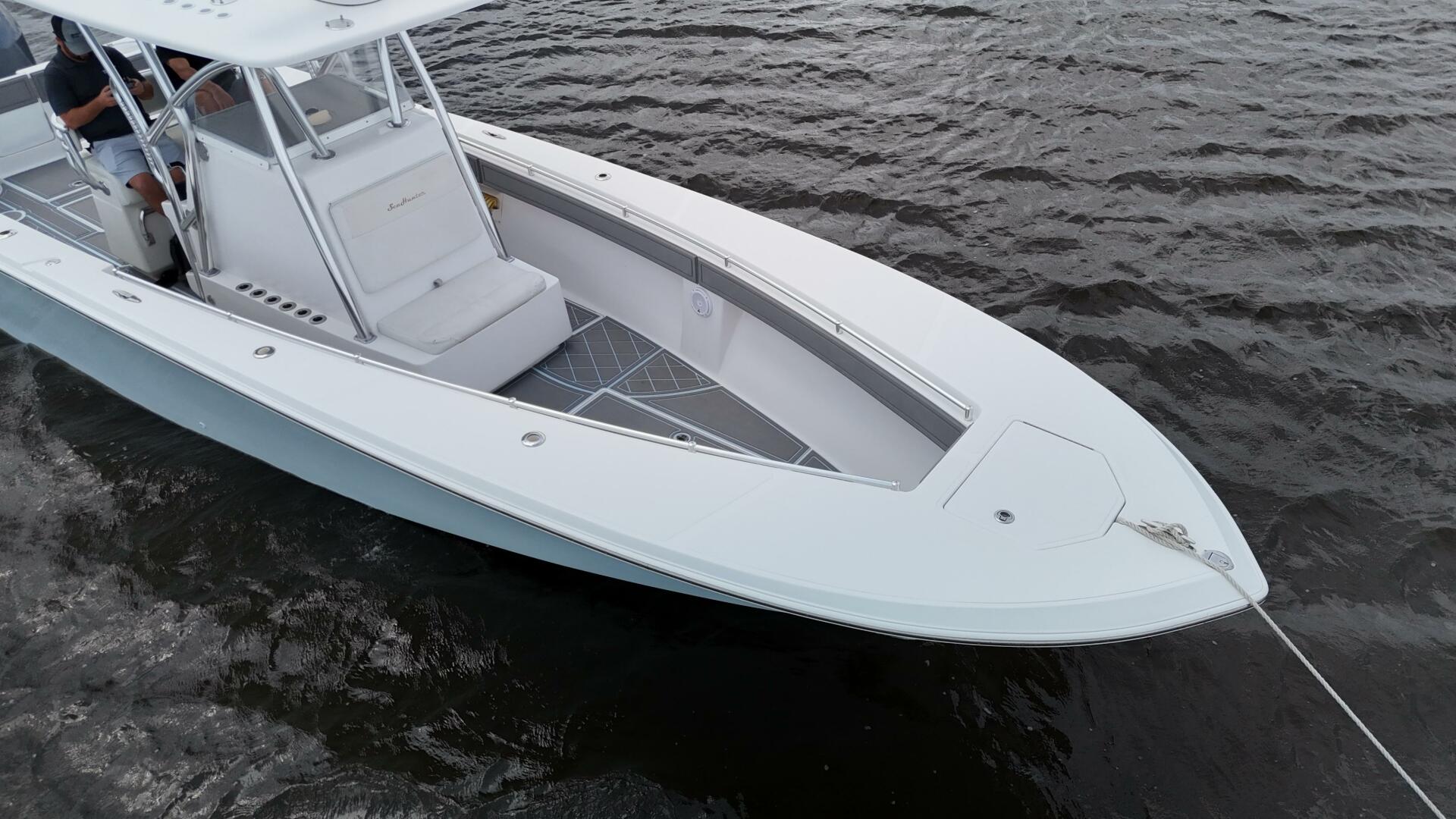 33ft SeaHunter Yacht For Sale