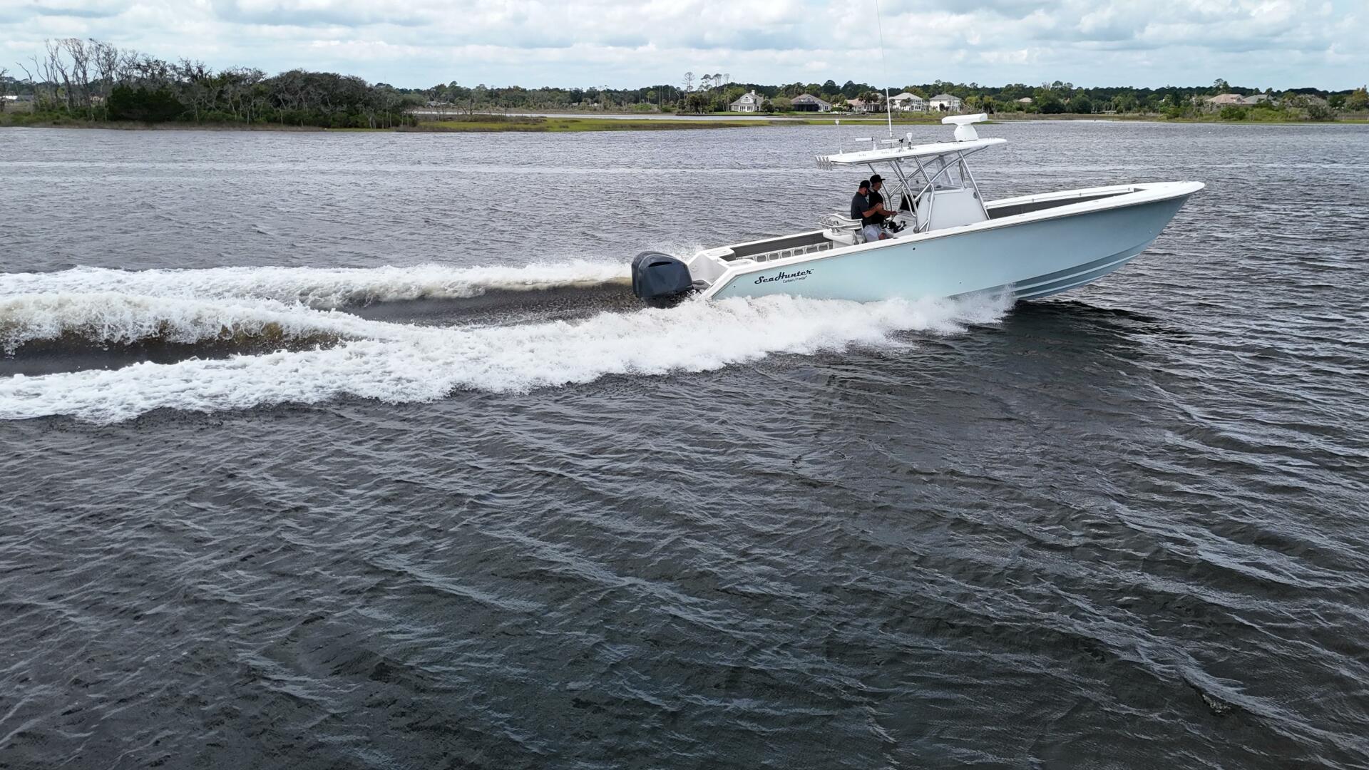 33ft SeaHunter Yacht For Sale