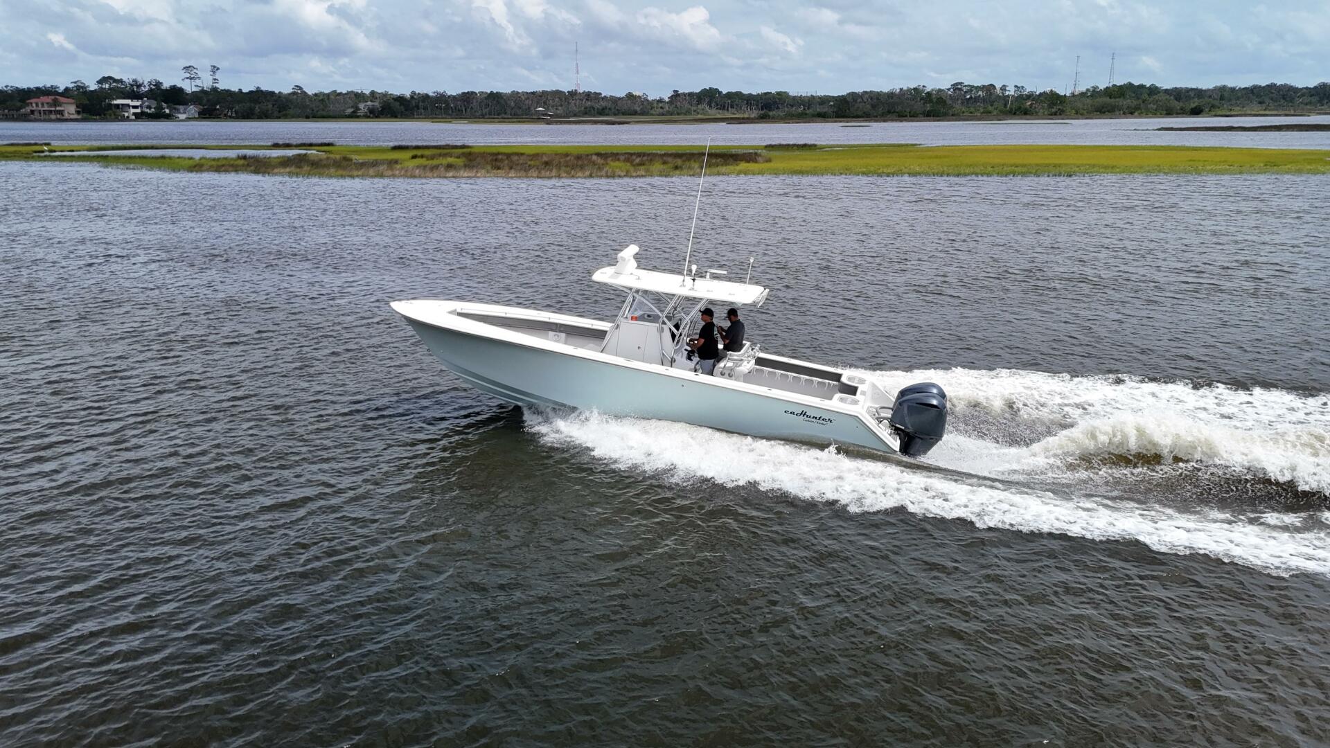 33ft SeaHunter Yacht For Sale