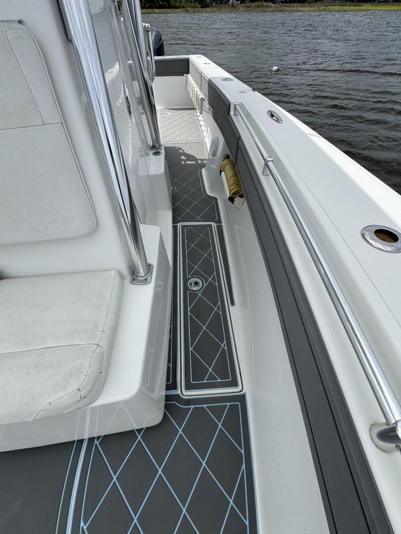 33ft SeaHunter Yacht For Sale