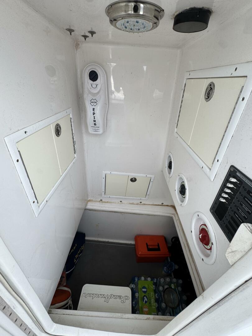 33ft SeaHunter Yacht For Sale