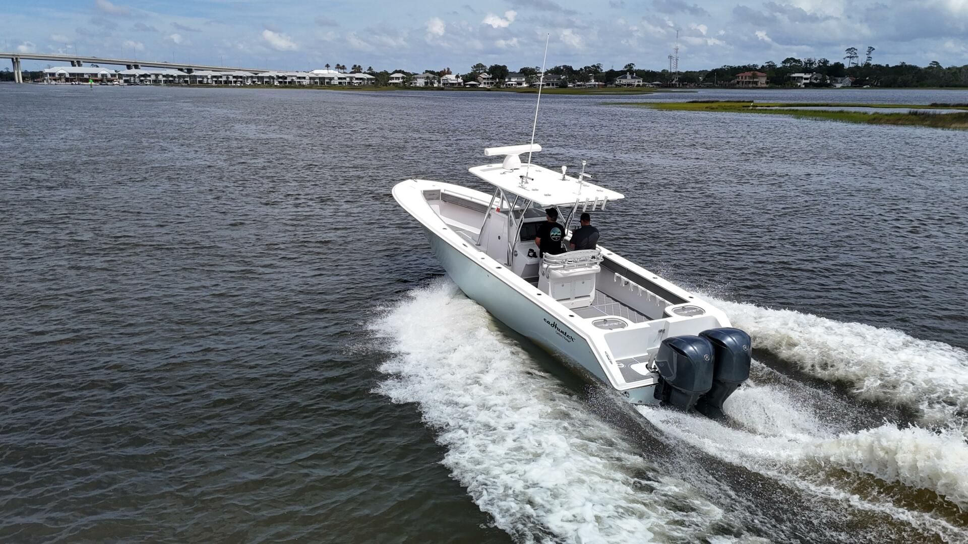 33ft SeaHunter Yacht For Sale