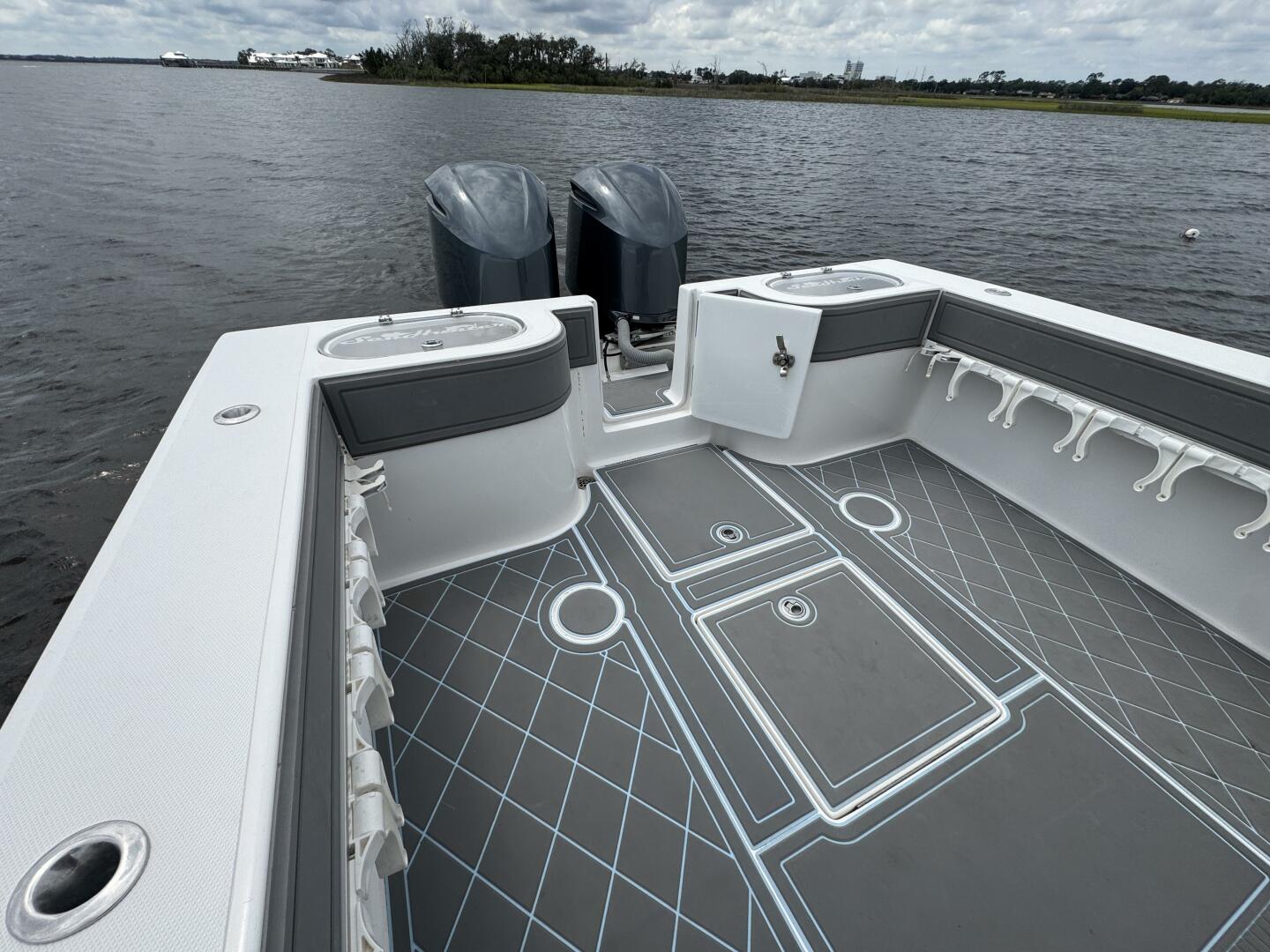 33ft SeaHunter Yacht For Sale