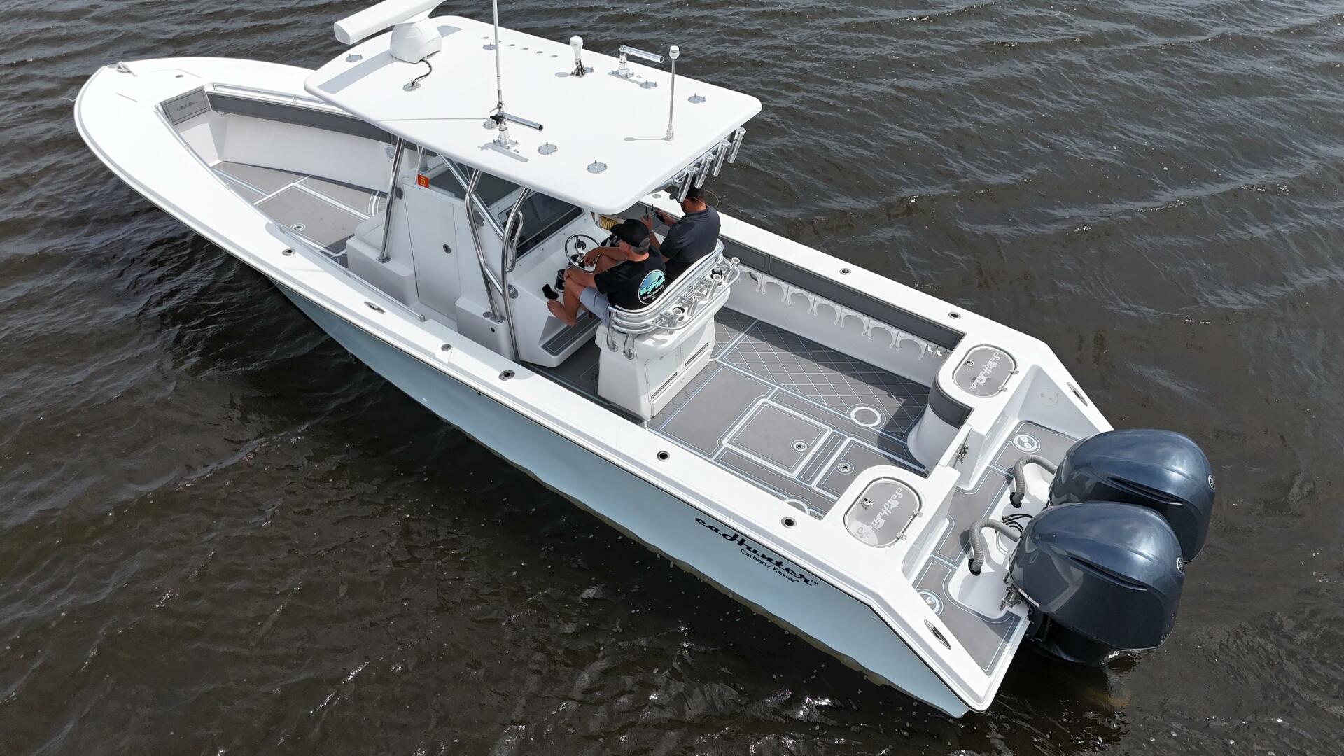 33ft SeaHunter Yacht For Sale