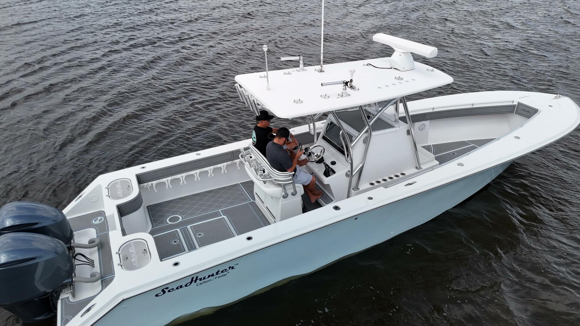 33ft SeaHunter Yacht For Sale