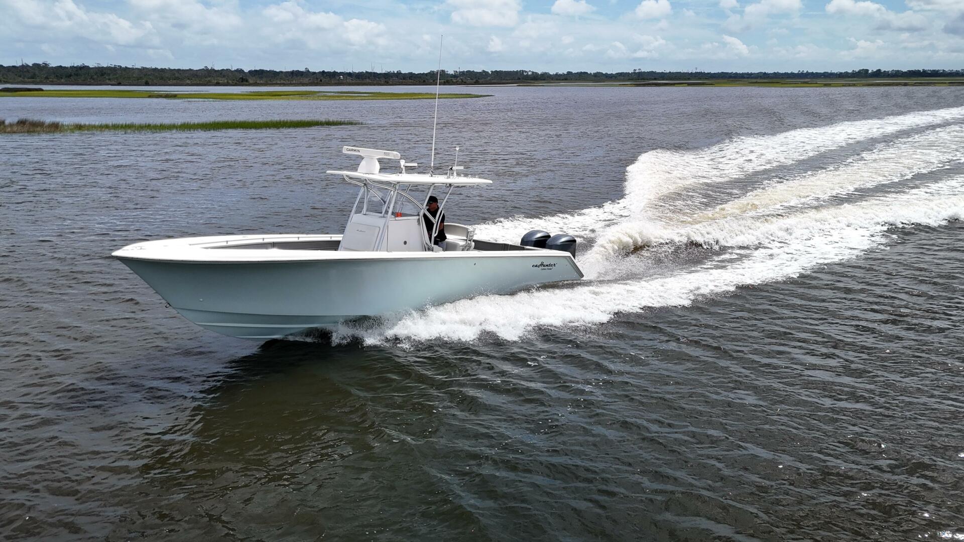 33ft SeaHunter Yacht For Sale