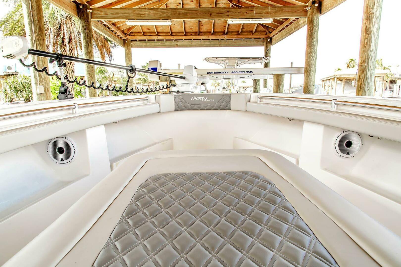 33ft Front Runner Yacht For Sale