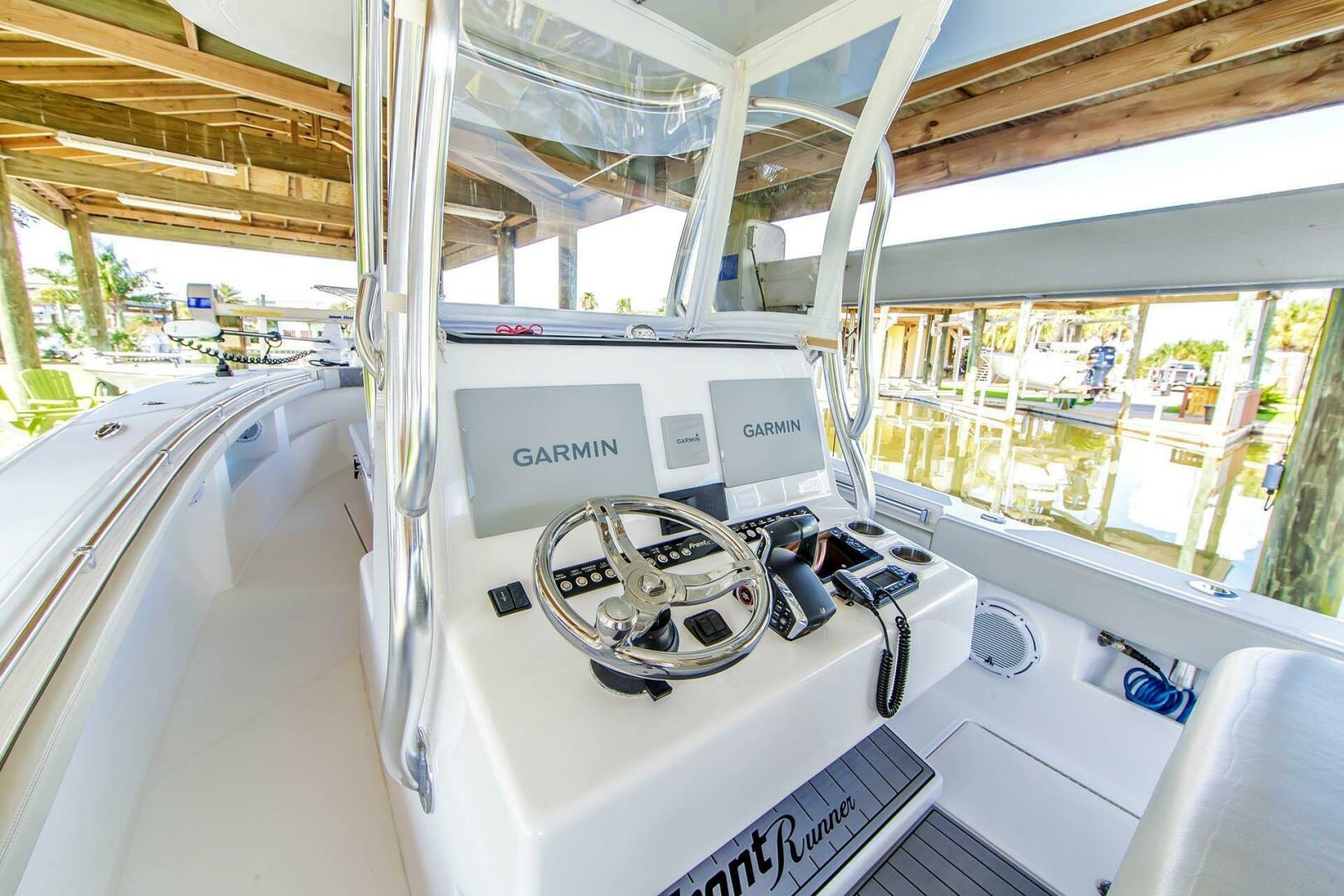 33ft Front Runner Yacht For Sale