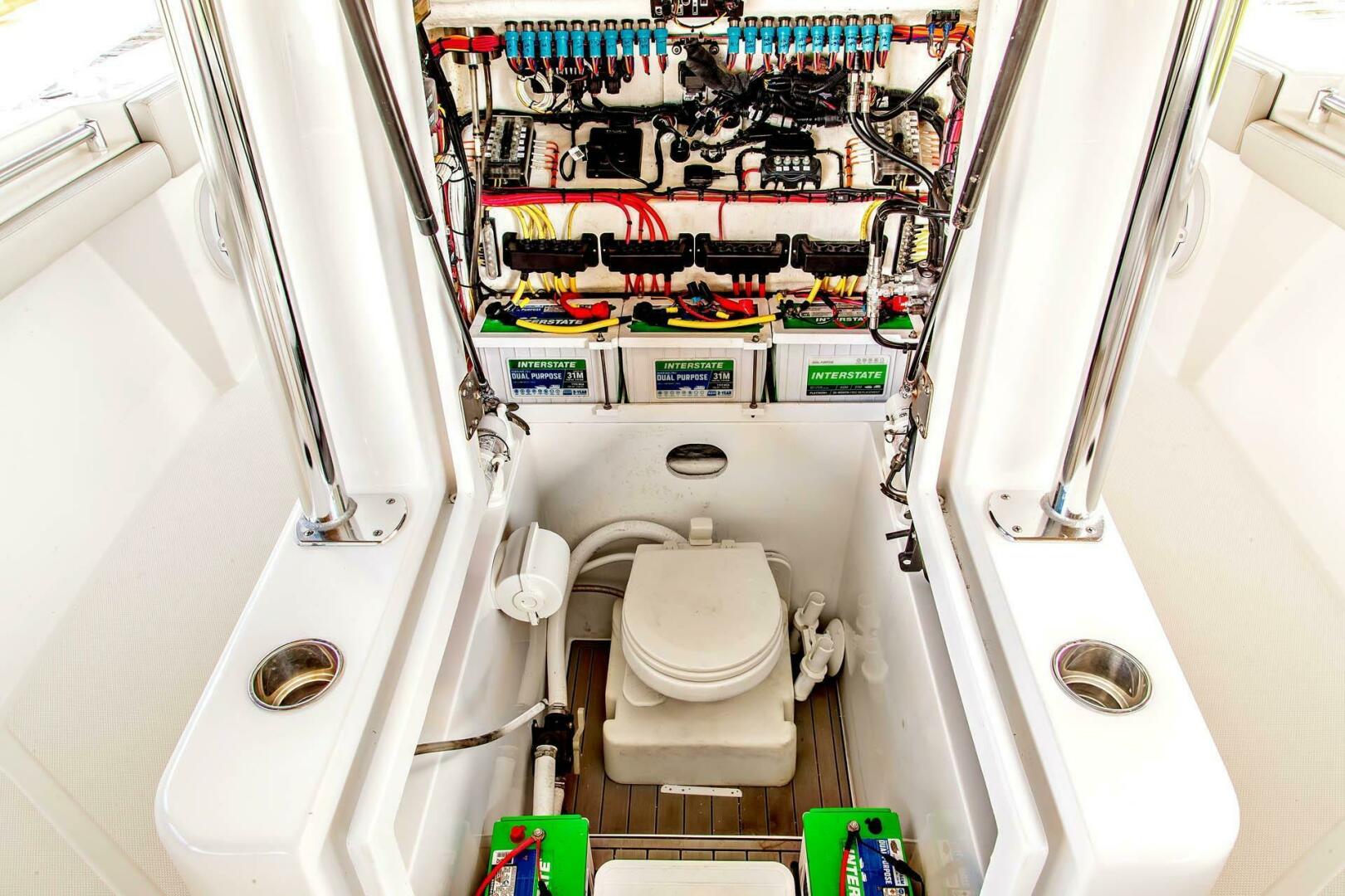 33ft Front Runner Yacht For Sale