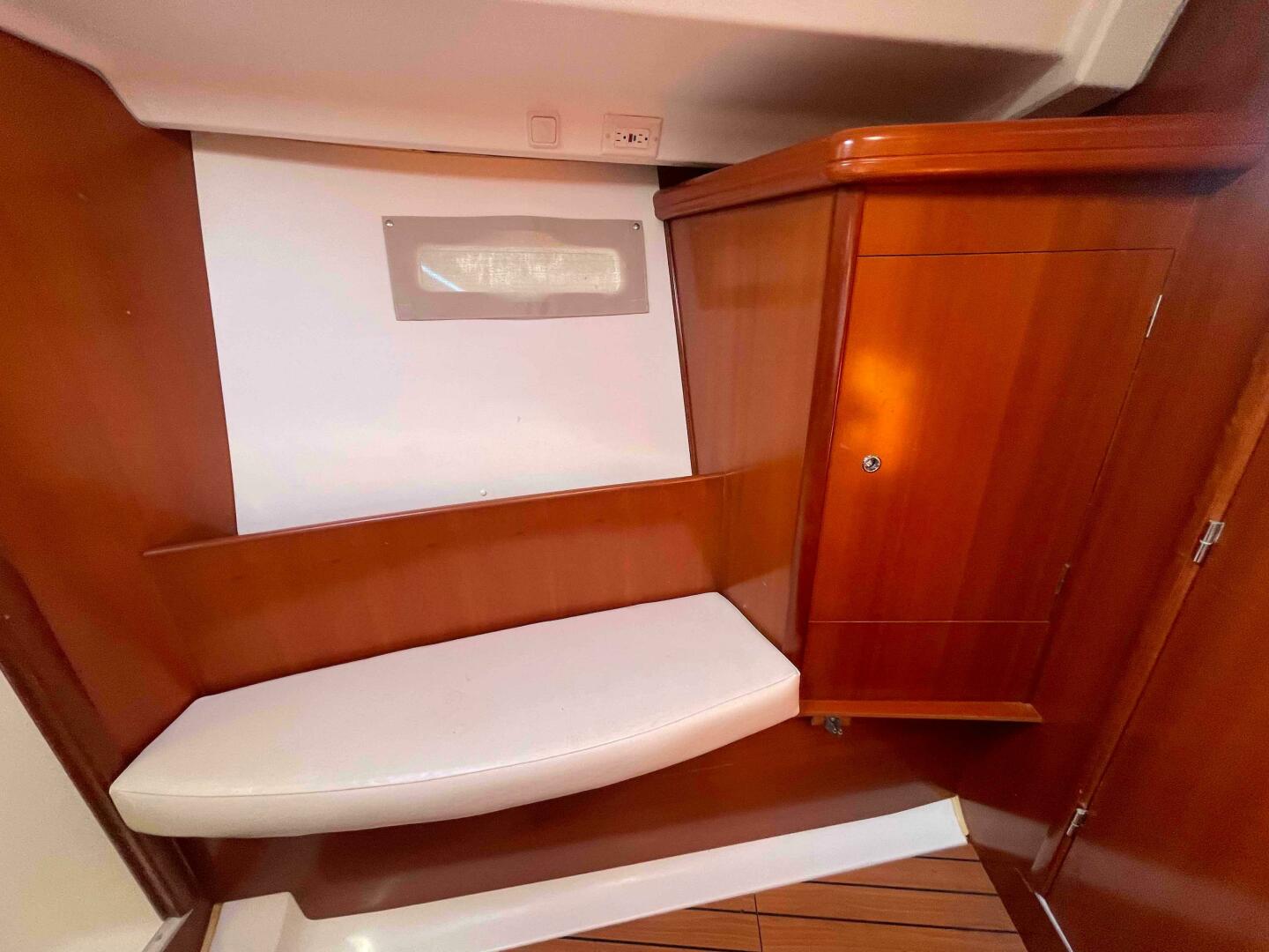 GRAND CRU 39ft Beneteau Yacht For Sale