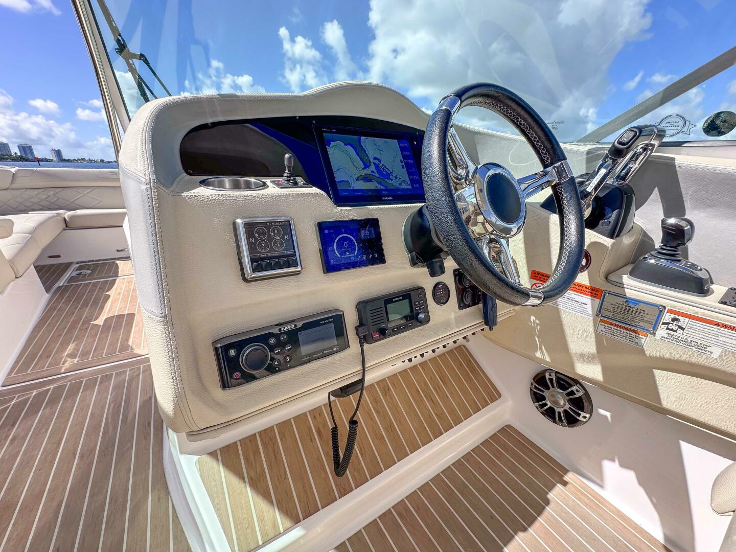 33ft Regal Yacht For Sale