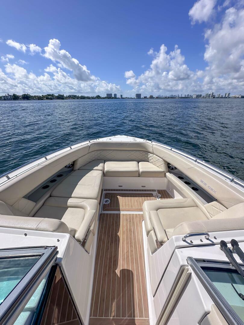 33ft Regal Yacht For Sale