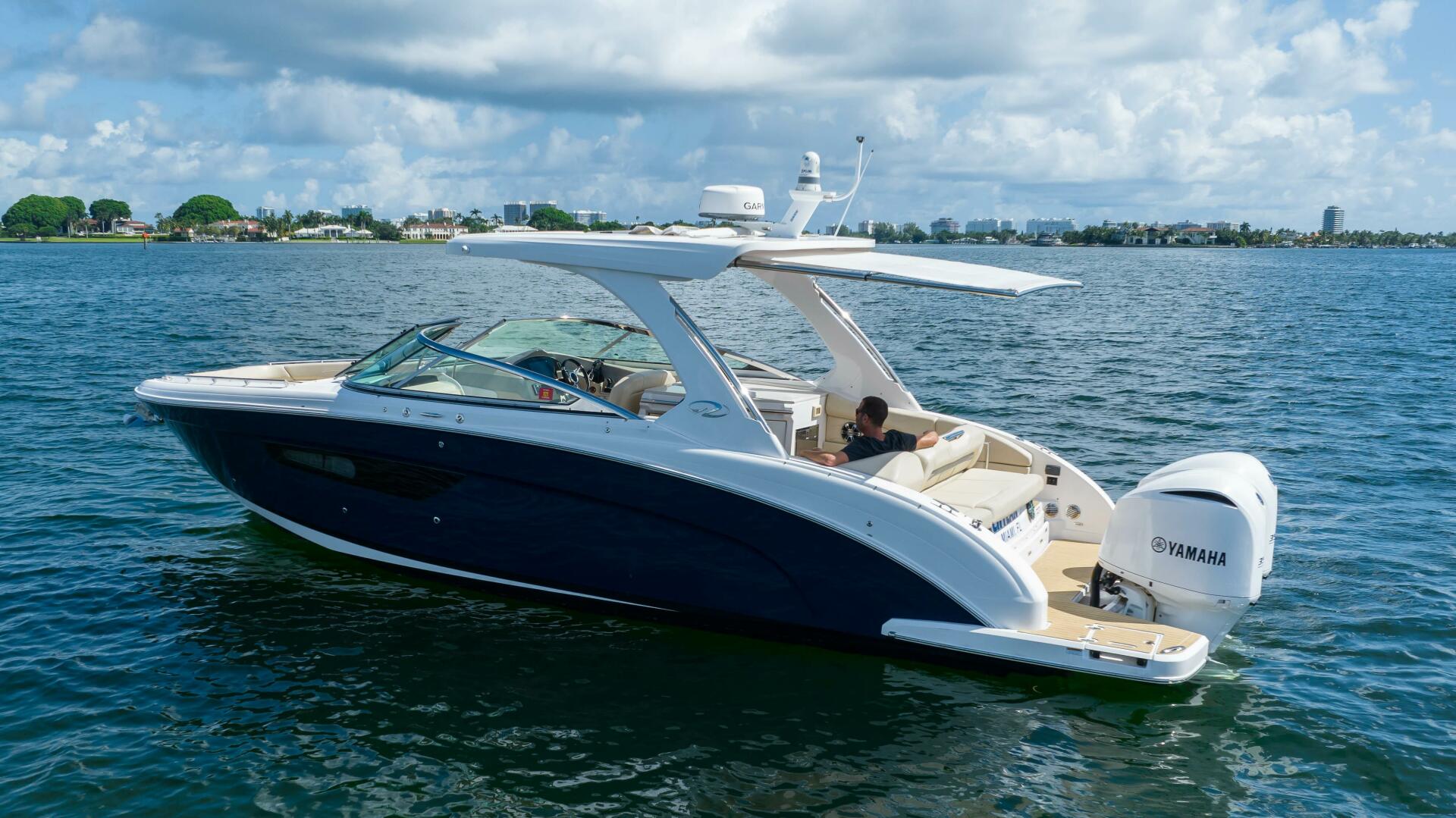 33ft Regal Yacht For Sale
