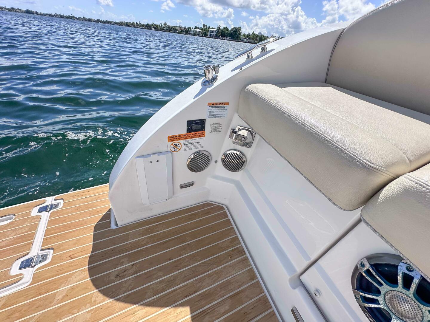 33ft Regal Yacht For Sale