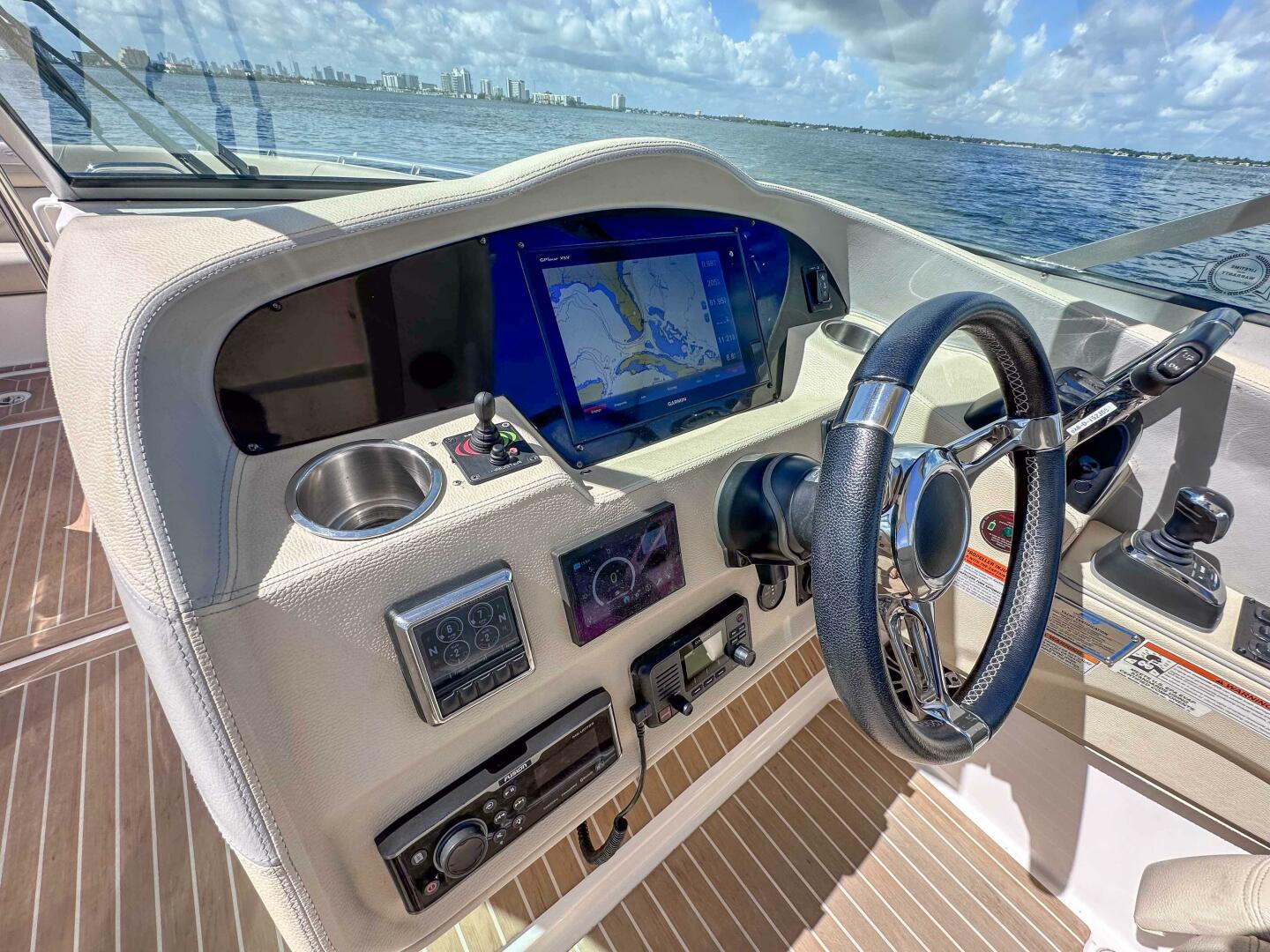 33ft Regal Yacht For Sale