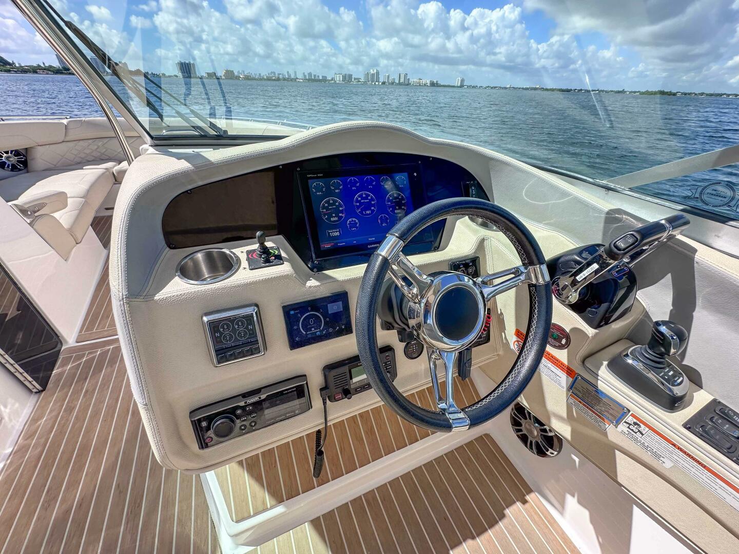 33ft Regal Yacht For Sale