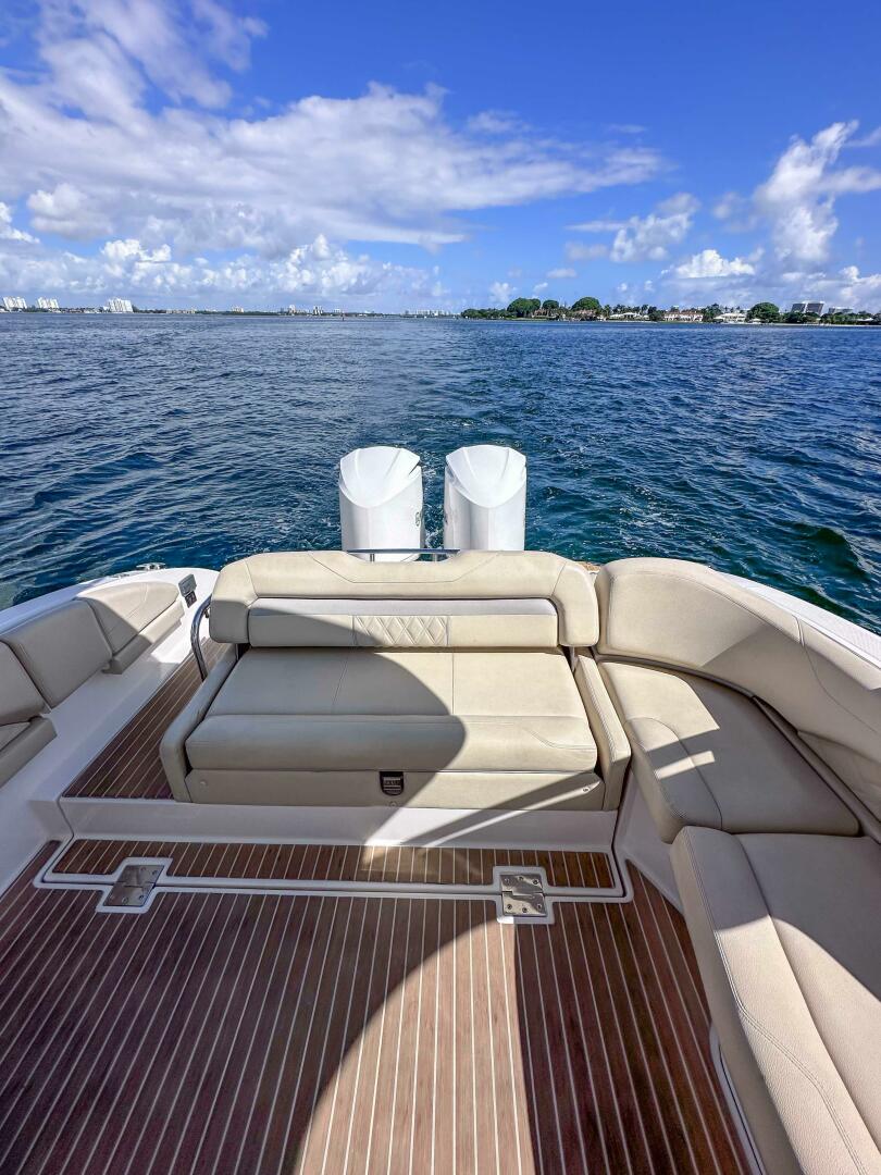 33ft Regal Yacht For Sale