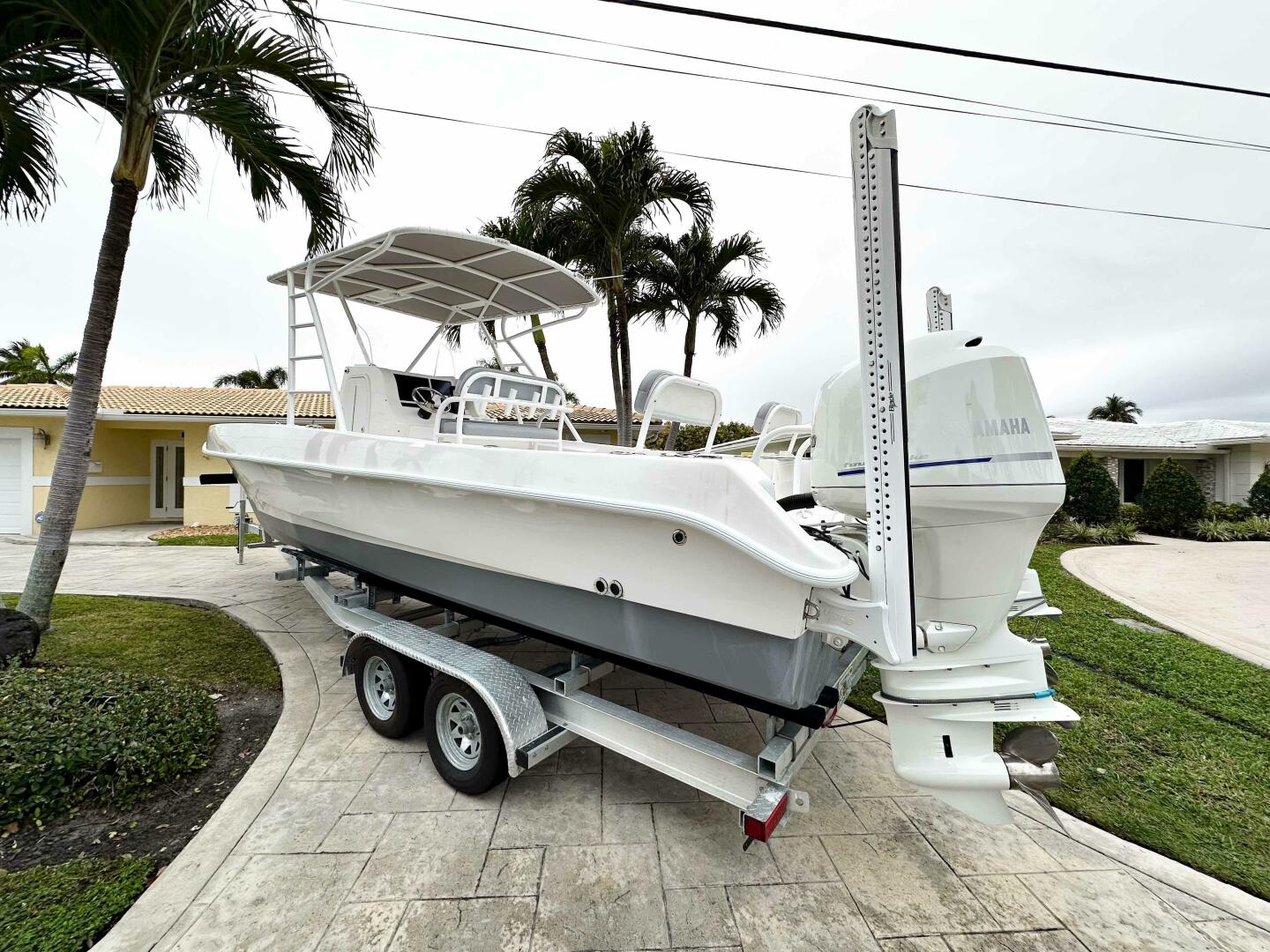 26ft Twin Vee Yacht For Sale