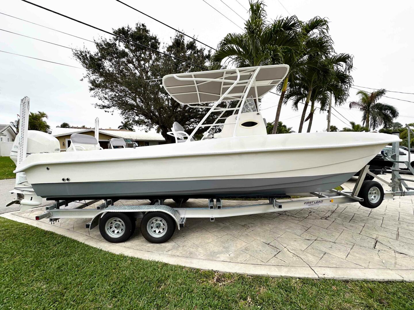 26ft Twin Vee Yacht For Sale