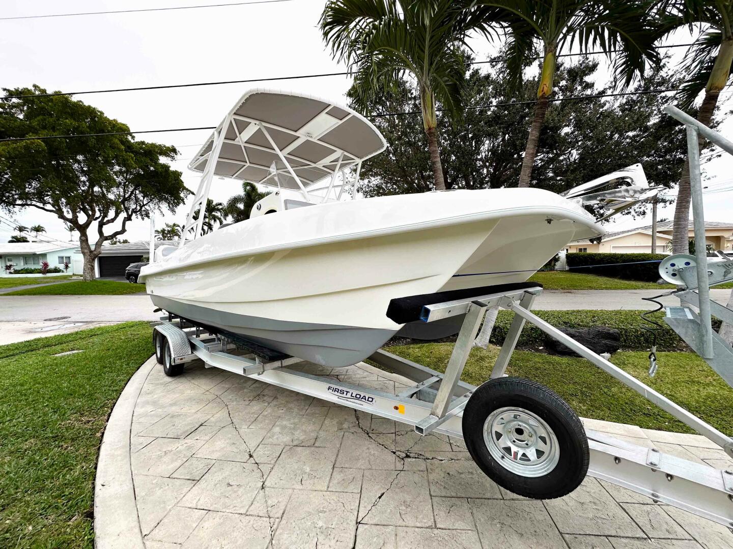 26ft Twin Vee Yacht For Sale