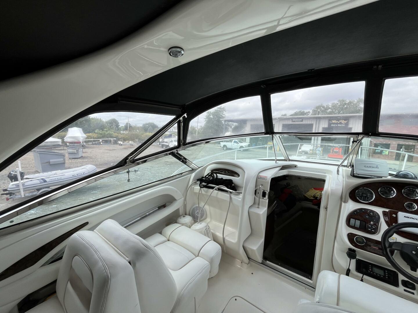 29ft Sea Ray Yacht For Sale