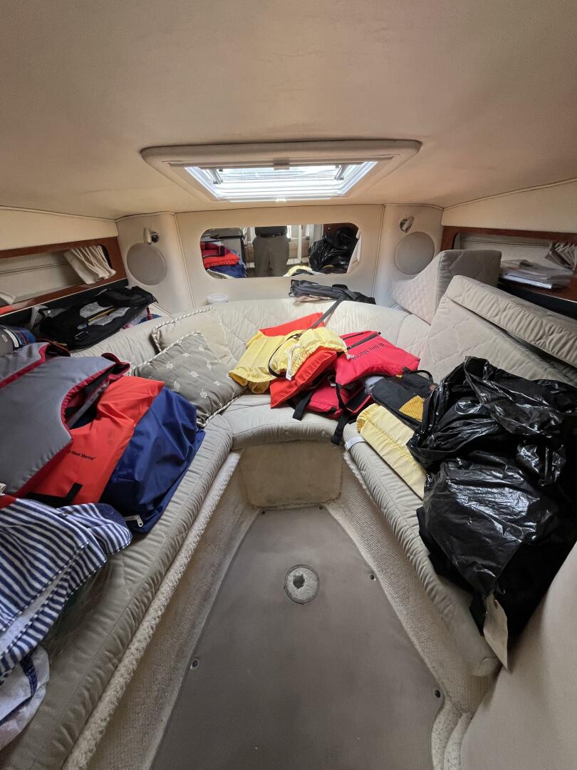 29ft Sea Ray Yacht For Sale