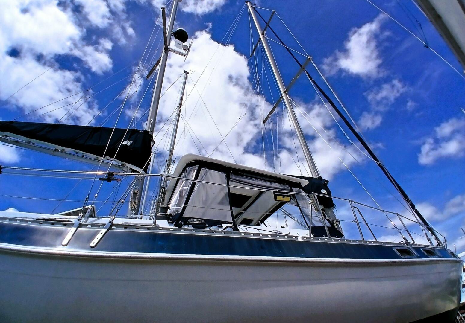 Aloha 41ft Morgan Yacht For Sale