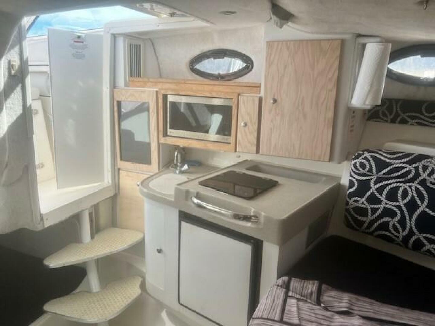 29ft Wellcraft Yacht For Sale