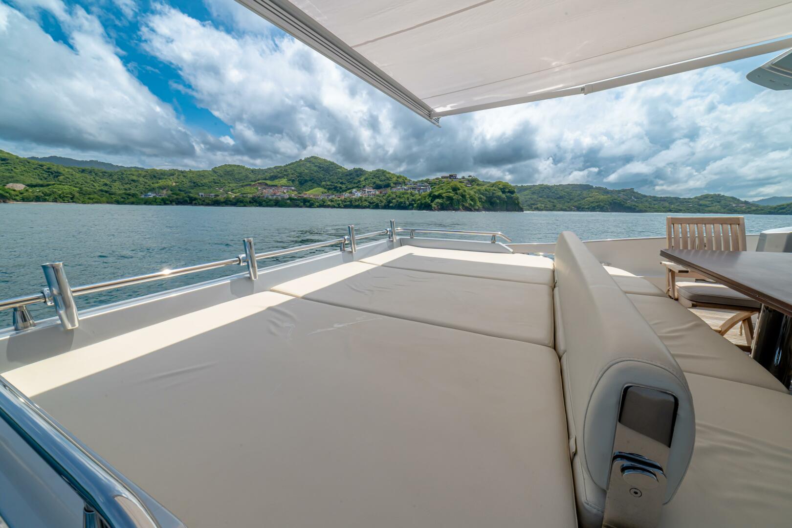 2017 Azimut 77 