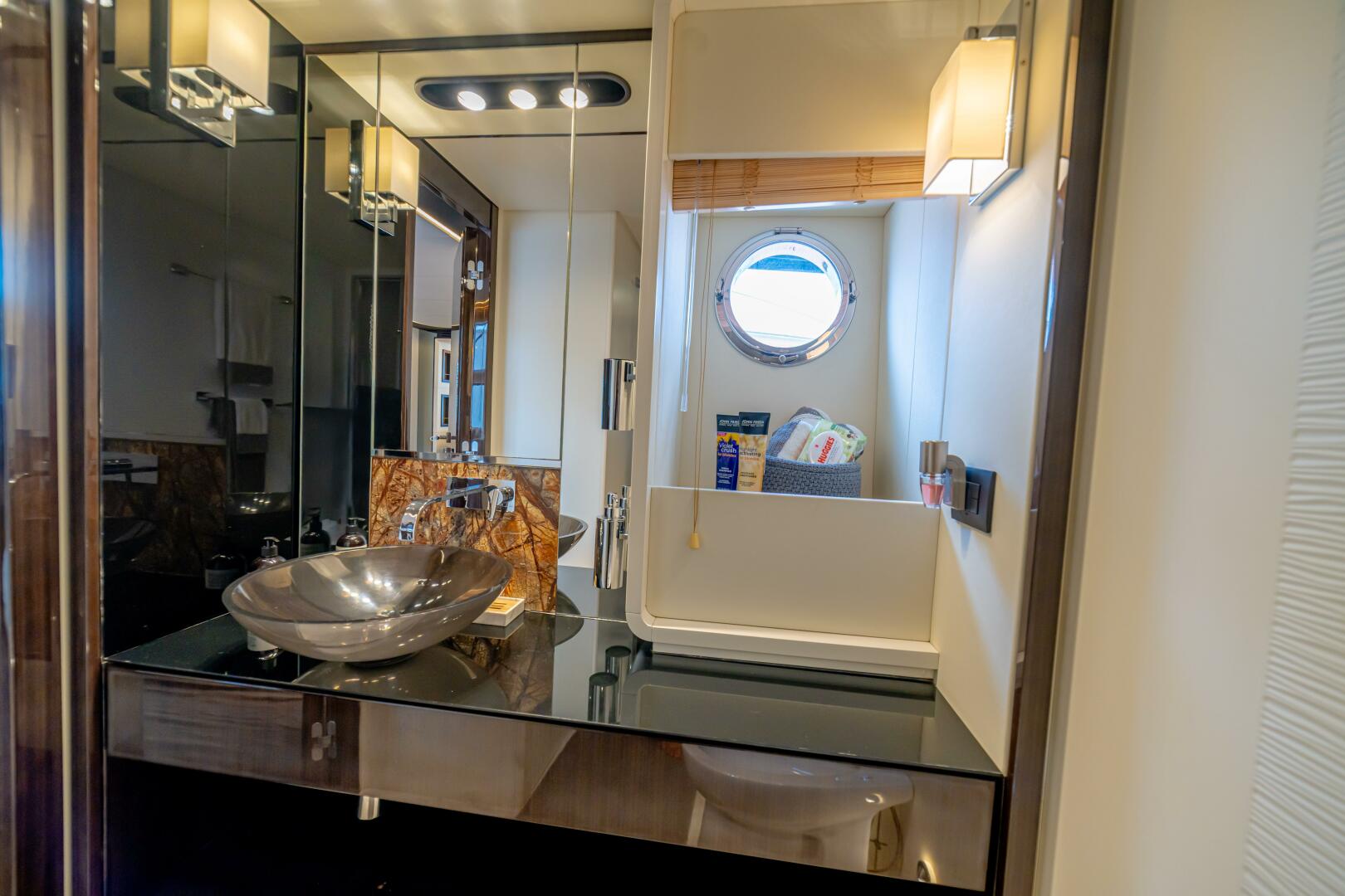 2017 Azimut 77 