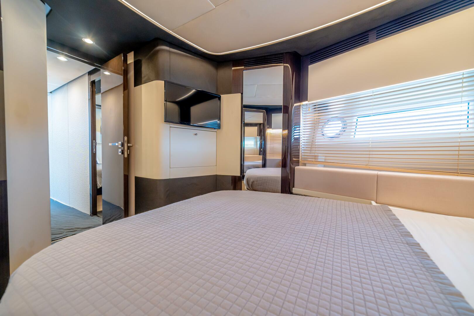 2017 Azimut 77 