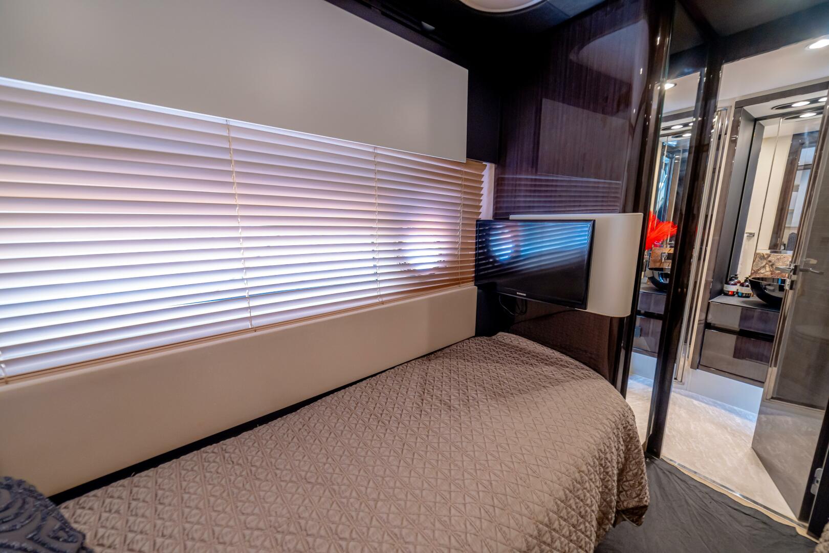 2017 Azimut 77 