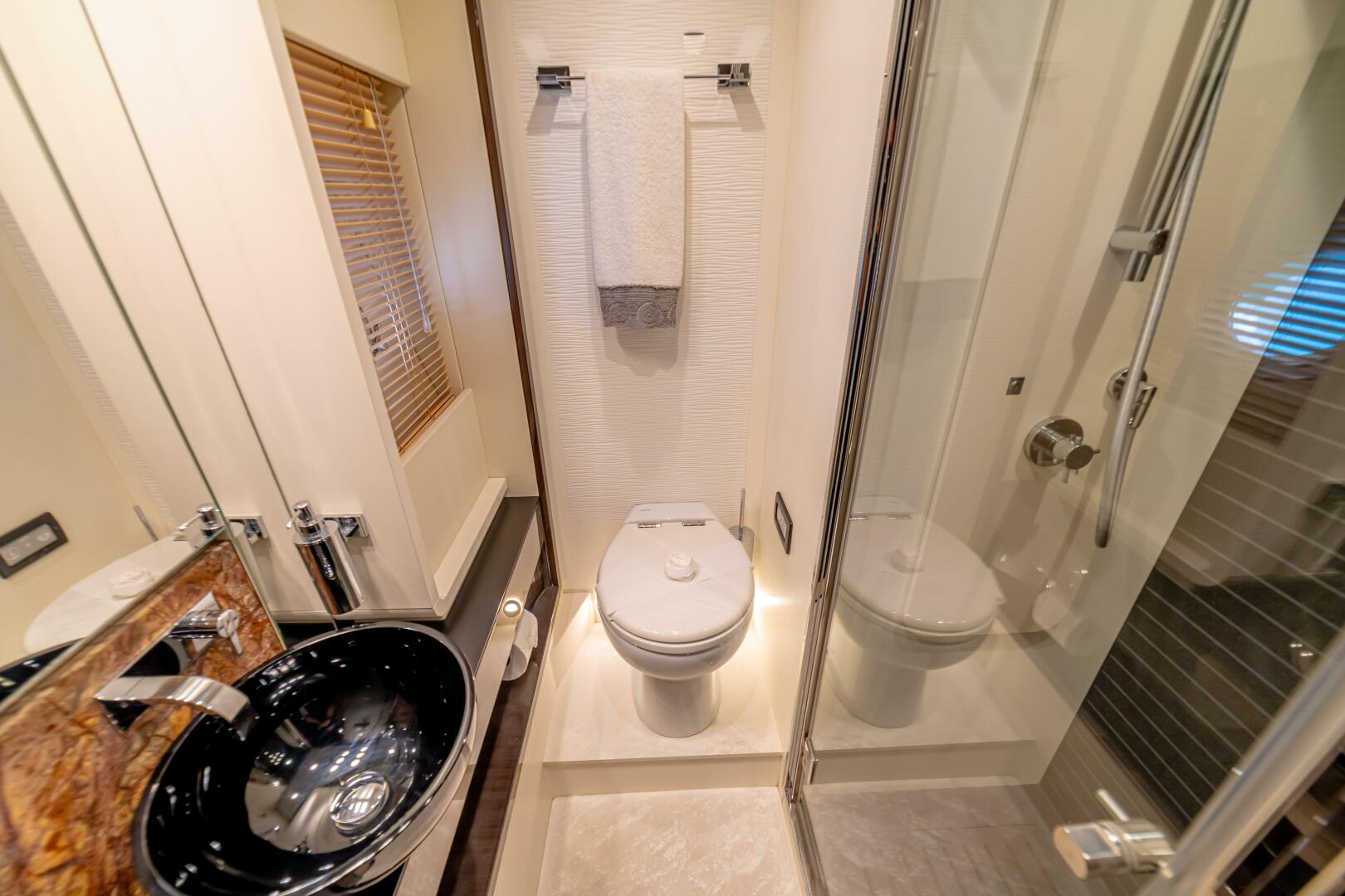 2017 Azimut 77 