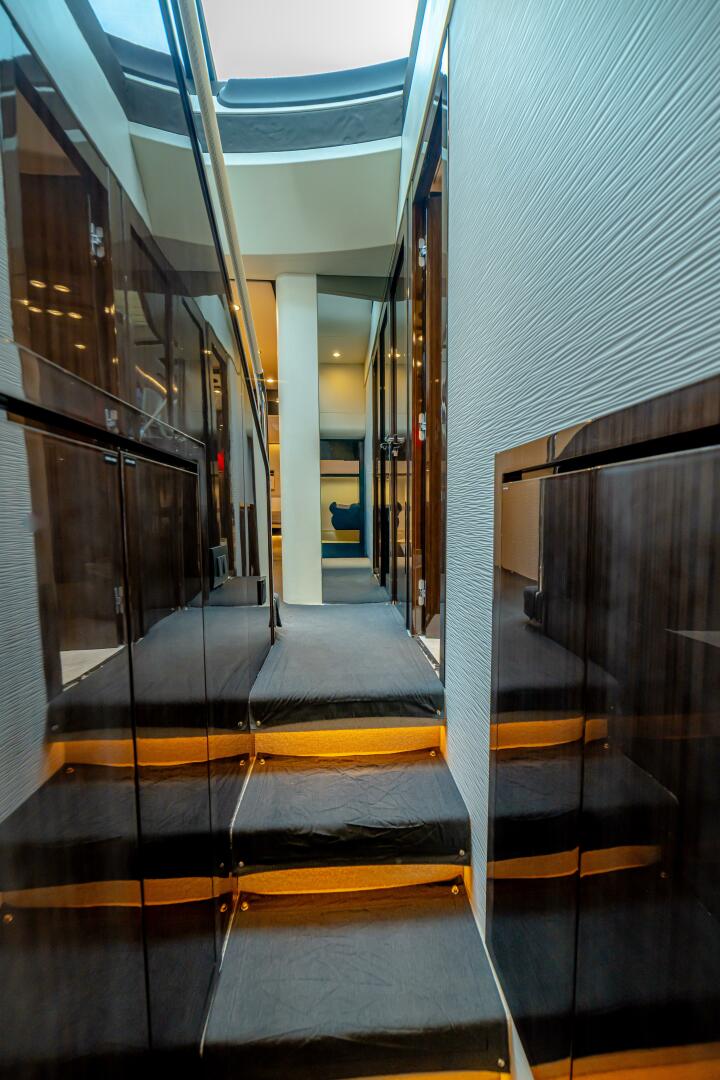 2017 Azimut 77 
