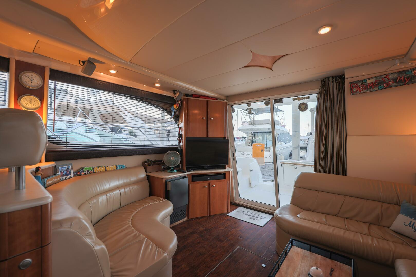 2004 Meridian 411 